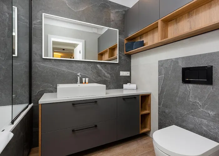 Forest Club Kabaty By Renters Prestige 바르샤바