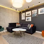 Forest Club Kabaty By Renters Prestige * Varşova